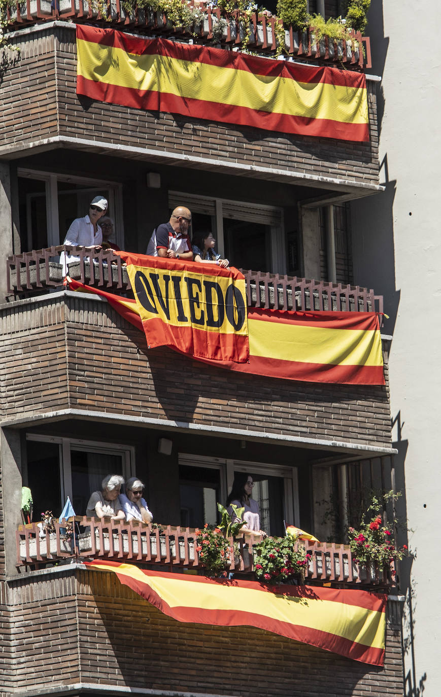 Si disfrutaste del desfile de las Fuerzas Armadas en Oviedo, búscate en nuestras fotos