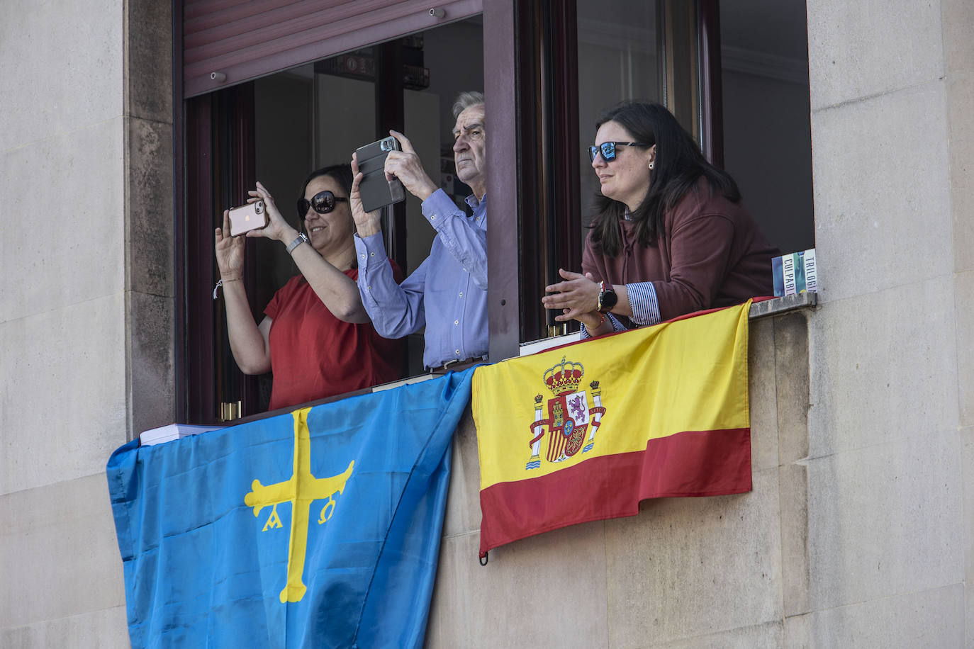 Si disfrutaste del desfile de las Fuerzas Armadas en Oviedo, búscate en nuestras fotos