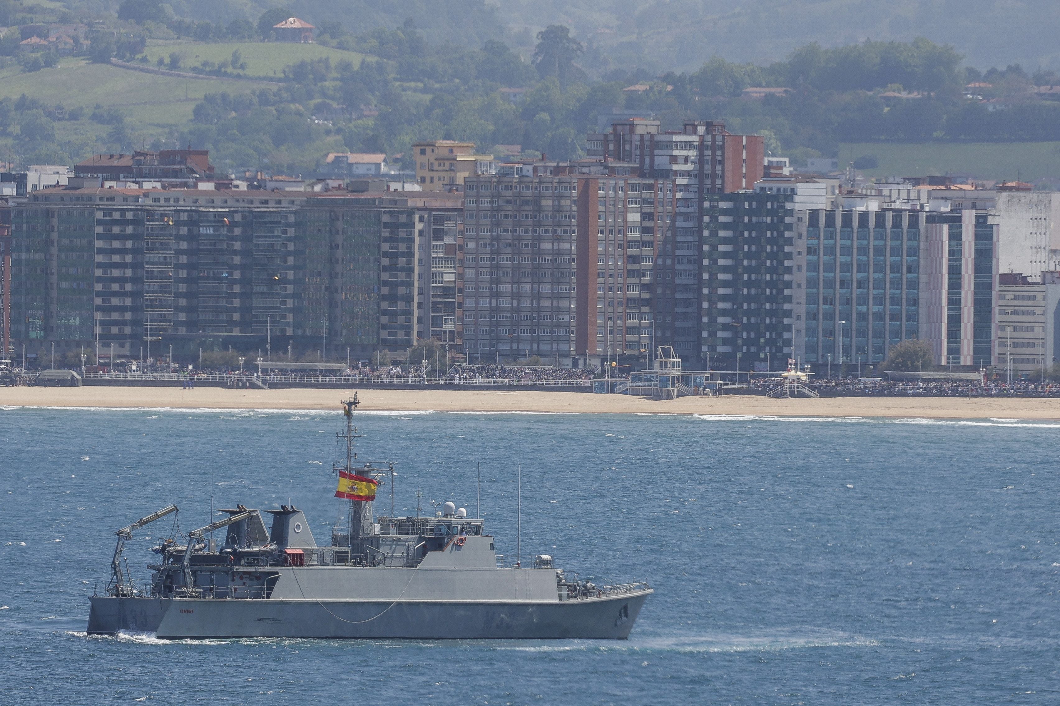 A bordo del buque insignia de la Armada durante la exhibición militar en Gijón