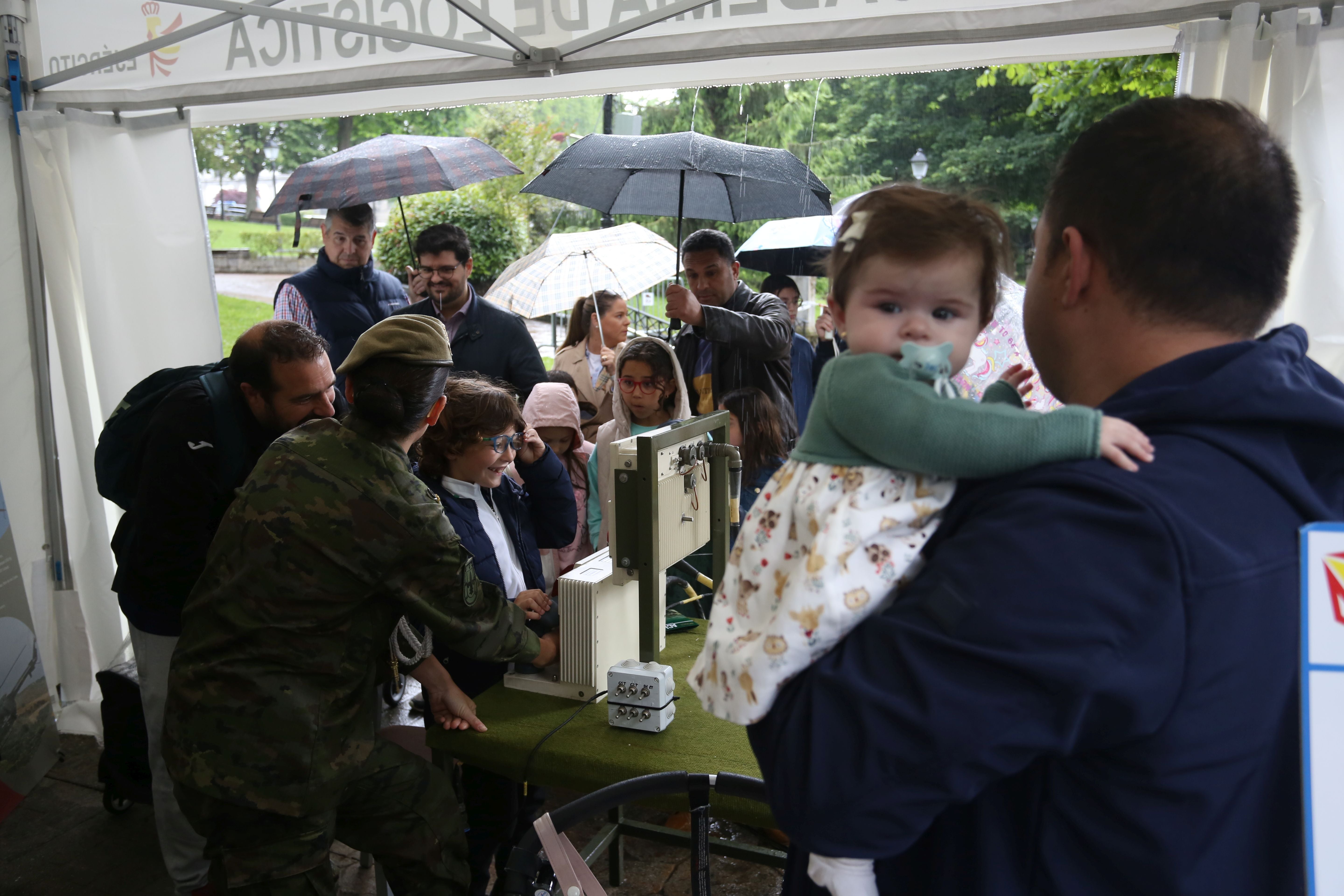 Última oportunidad para conocer a los militares de cerca en Oviedo