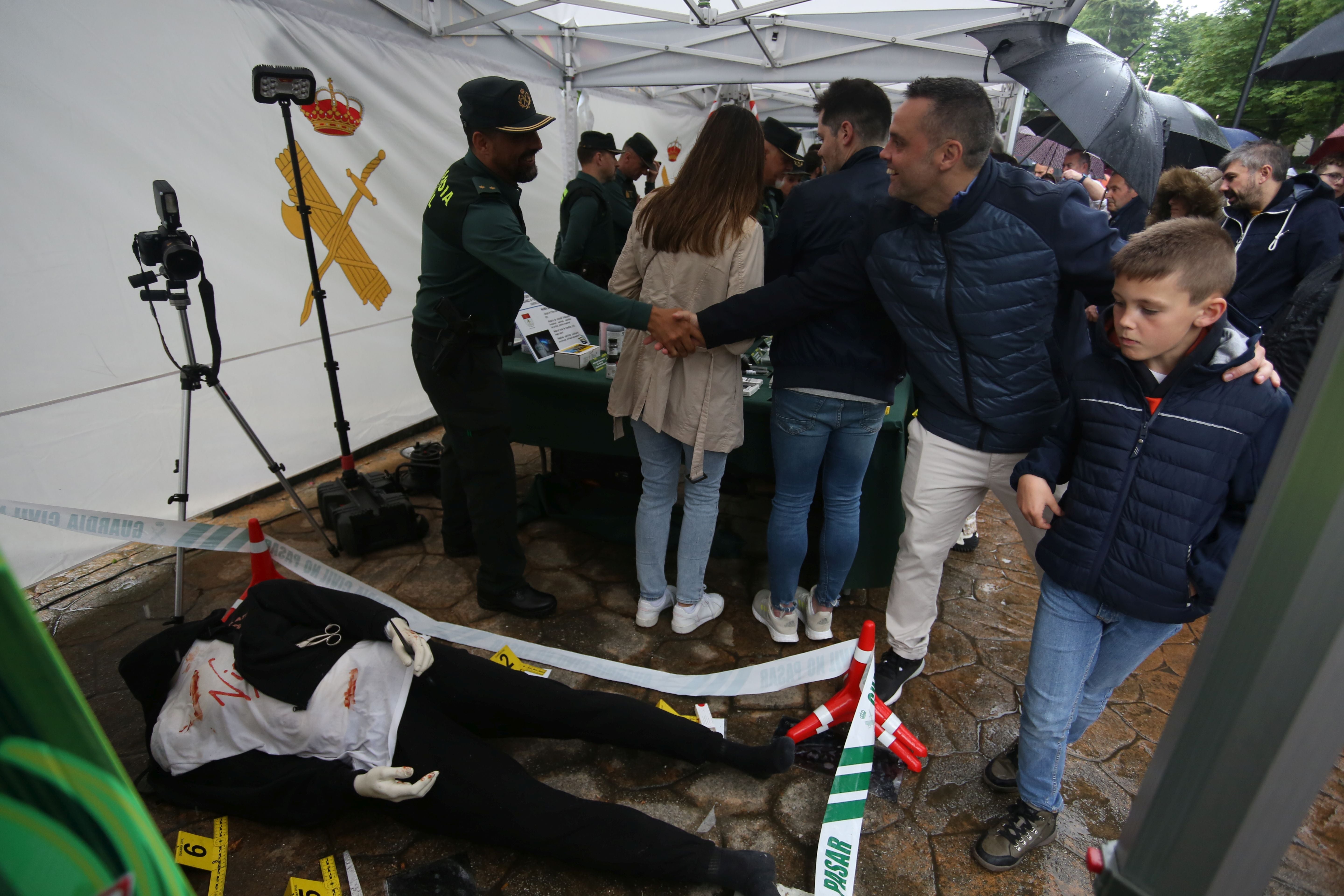 Última oportunidad para conocer a los militares de cerca en Oviedo