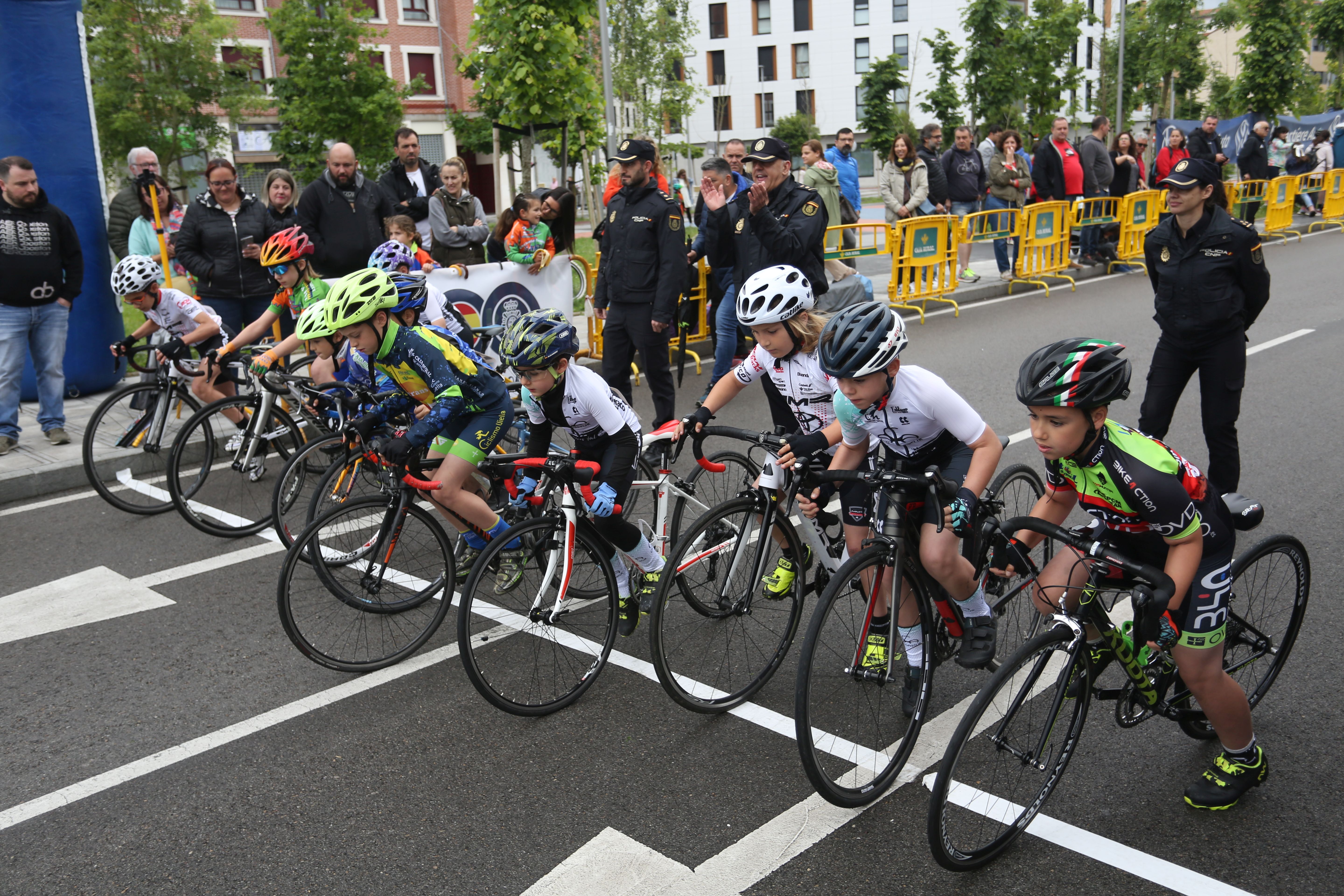 Las imágenes que deja la marcha ciclista de Lugones