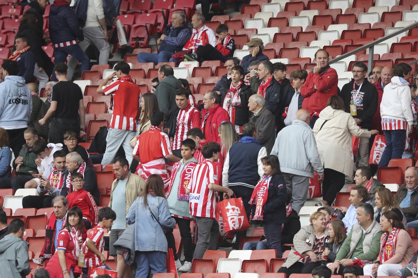 ¿Estuviste en El Molinón en el Sporting - Eibar? ¡Búscate!