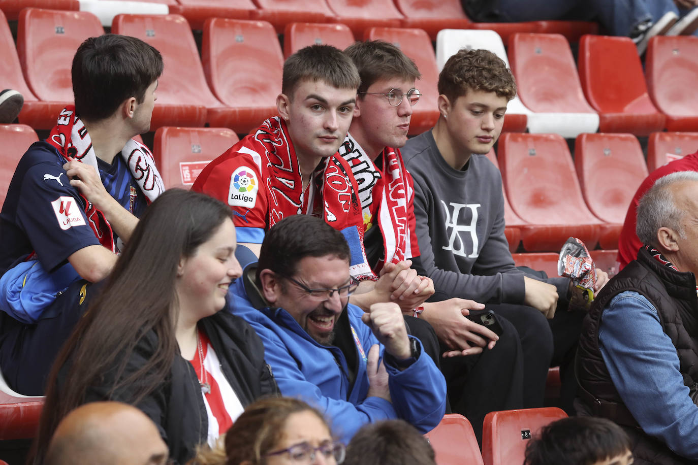 ¿Estuviste en El Molinón en el Sporting - Eibar? ¡Búscate!