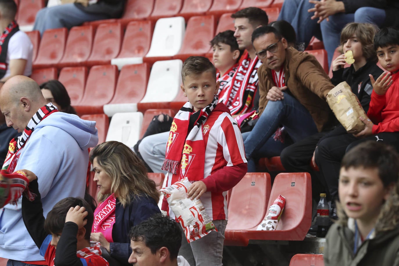 ¿Estuviste en El Molinón en el Sporting - Eibar? ¡Búscate!