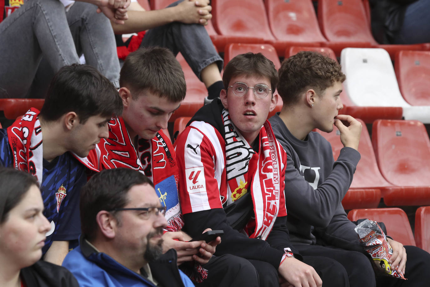 ¿Estuviste en El Molinón en el Sporting - Eibar? ¡Búscate!