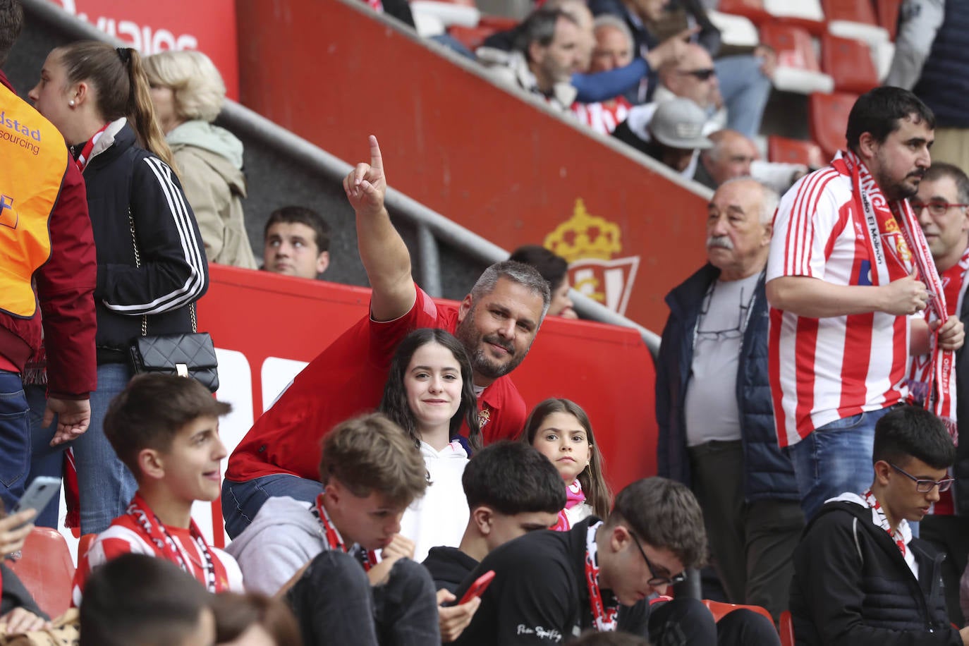 ¿Estuviste en El Molinón en el Sporting - Eibar? ¡Búscate!