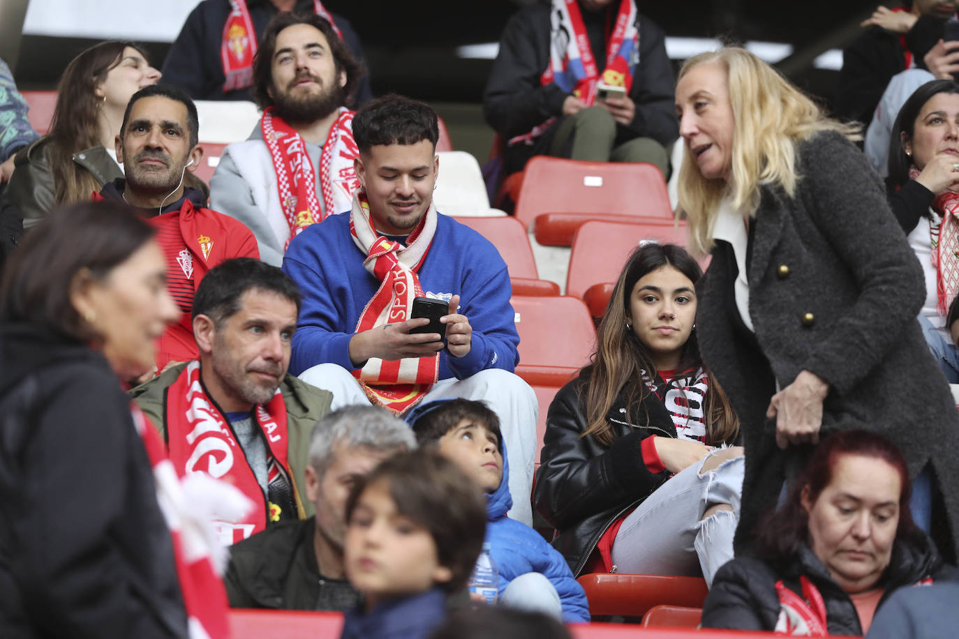 ¿Estuviste en El Molinón en el Sporting - Eibar? ¡Búscate!