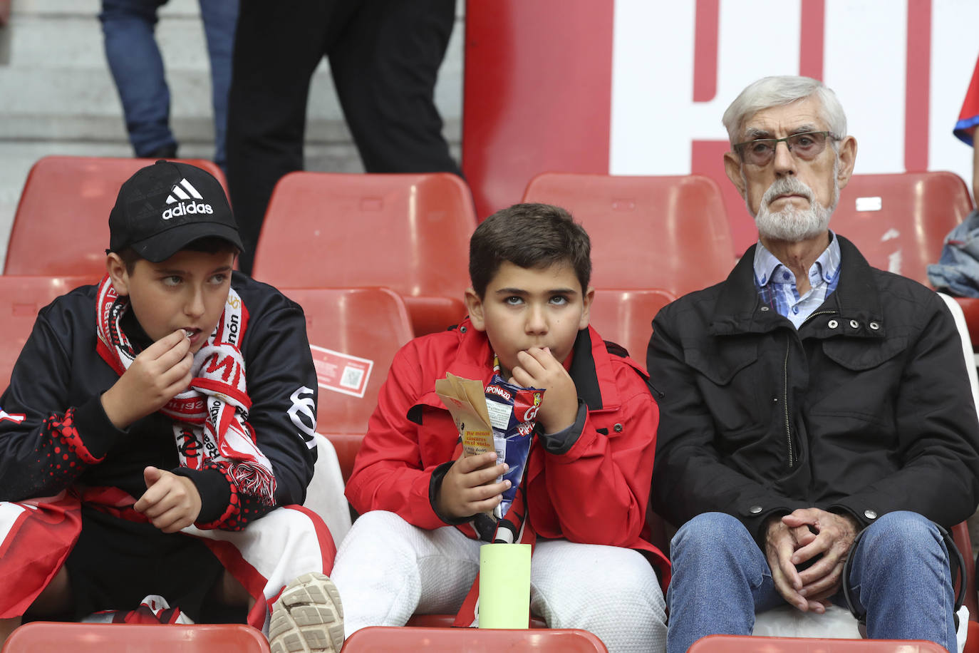 ¿Estuviste en El Molinón en el Sporting - Eibar? ¡Búscate!