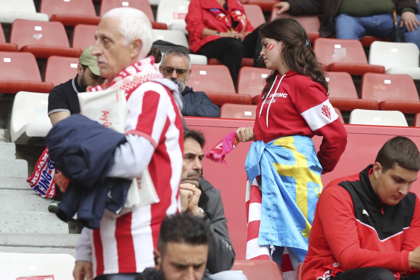 ¿Estuviste en El Molinón en el Sporting - Eibar? ¡Búscate!