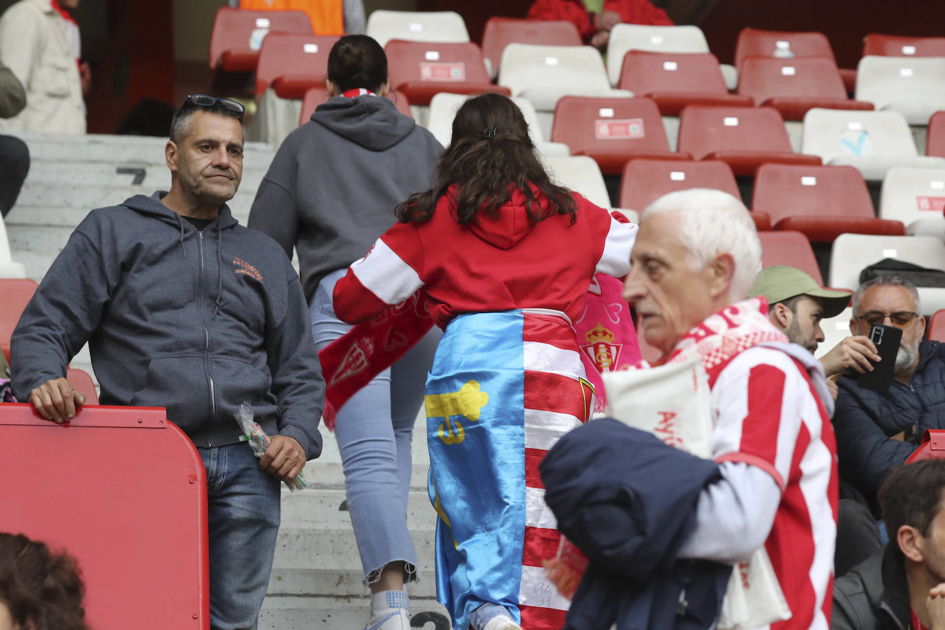 ¿Estuviste en El Molinón en el Sporting - Eibar? ¡Búscate!