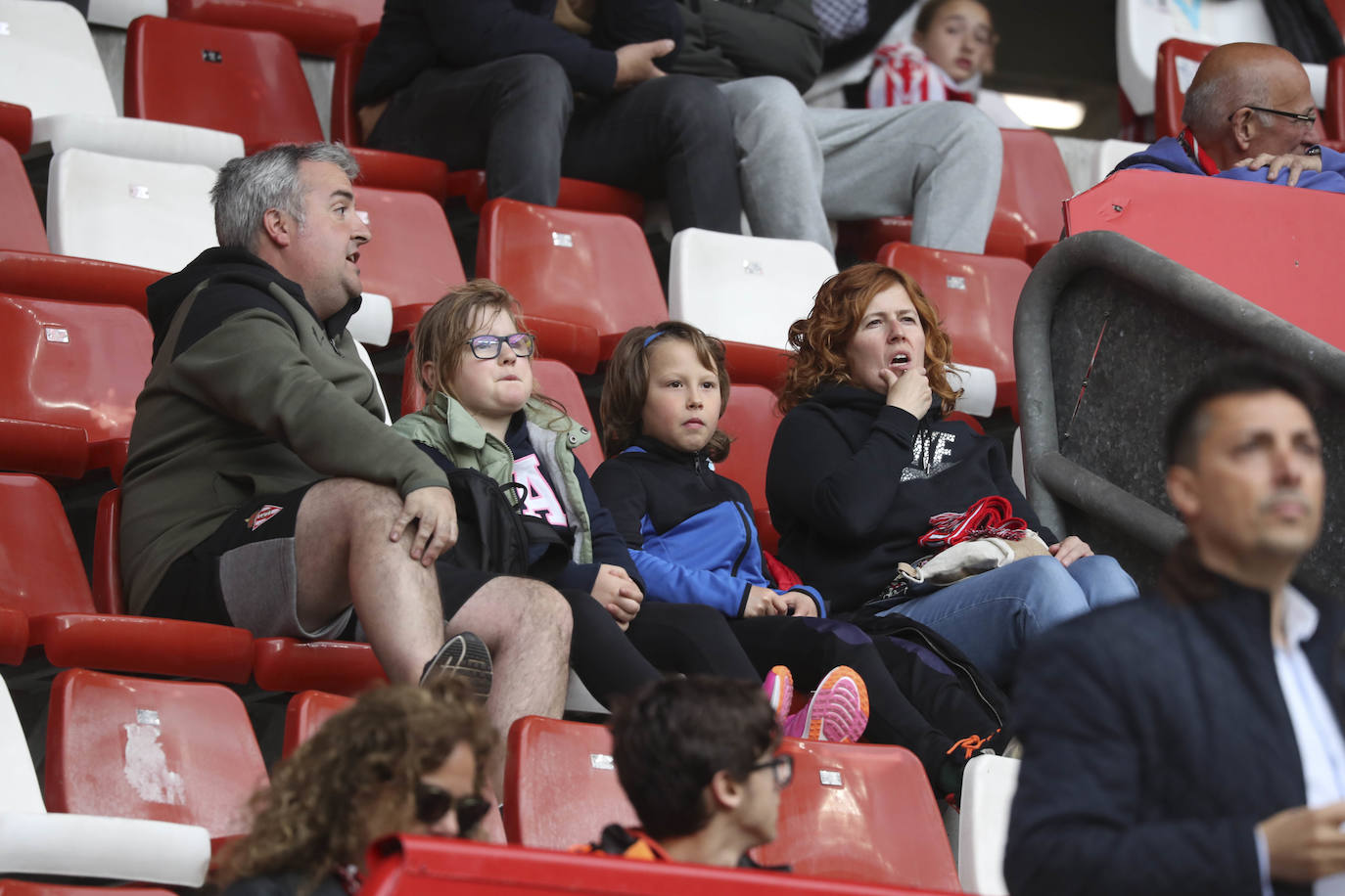 ¿Estuviste en El Molinón en el Sporting - Eibar? ¡Búscate!