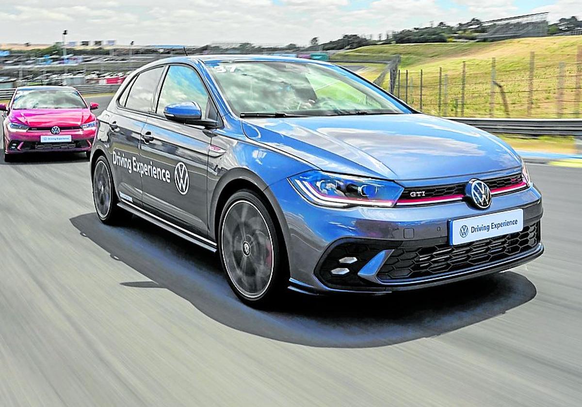 Volkswagen lleva más de 20 años impartiendo cursos de conducción en los Circuitos de Jarama y Montmeló. También con cursos nocturnos