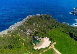 La playa de Gulpiyuri, una de las mejores del mundo, según Beach Atlas.