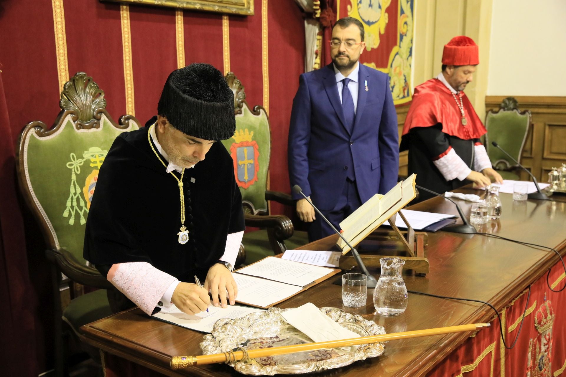 Ignacio Villaverde, durante la toma de posesión como rector de la Universidad de Oviedo.