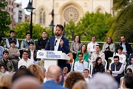 Álvaro Queipo se dirige a los militantes y simpatizantes.