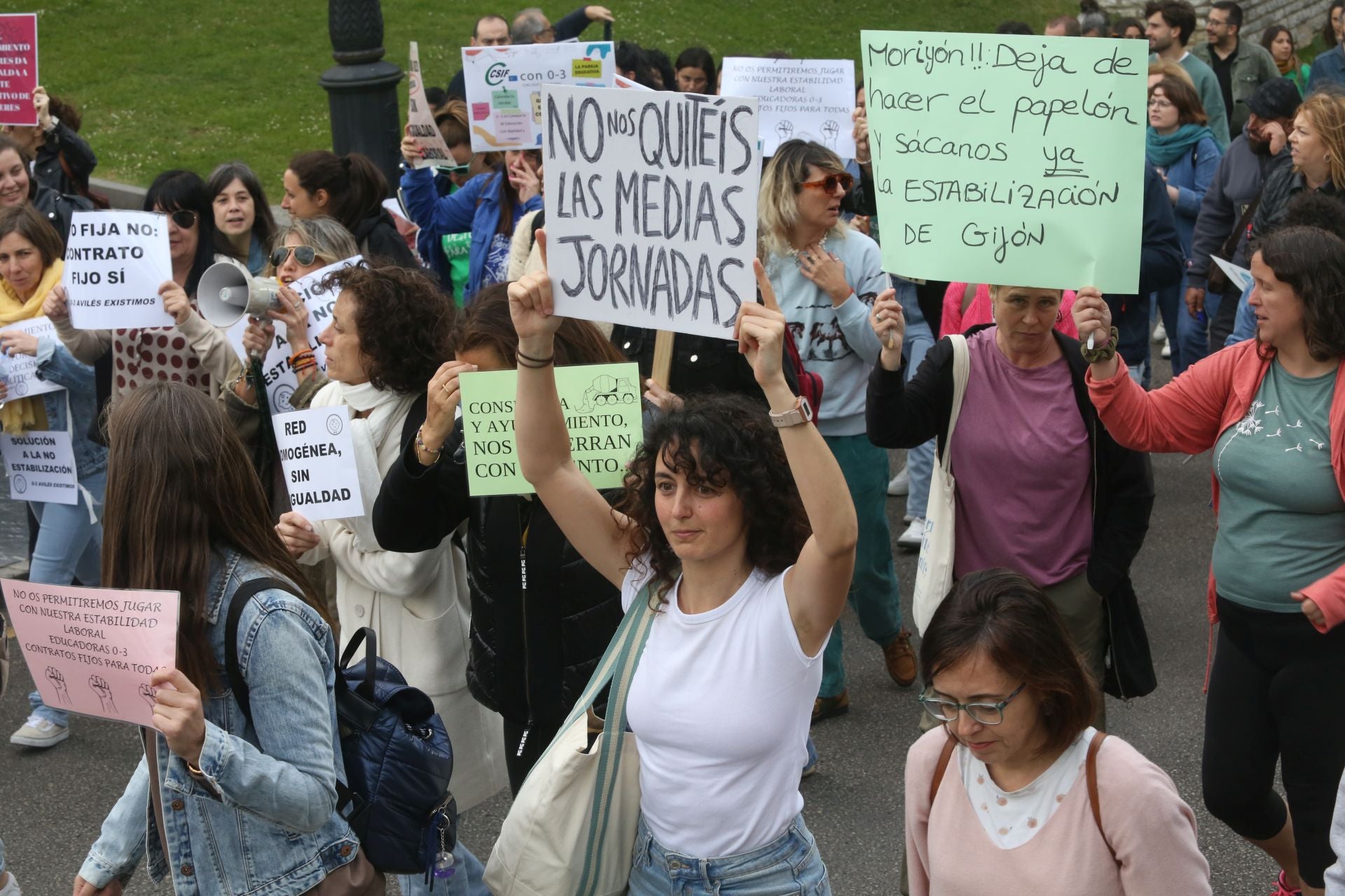 La manifestación de la educación pública asturiana, en imágenes