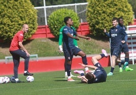 Último entrenamiento del Sporting antes de jugarse el 'play off'