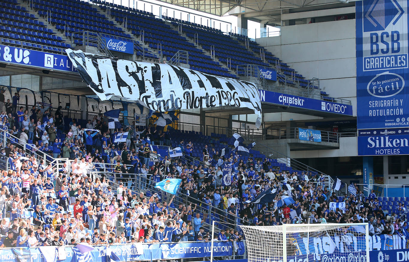 Calor azul en el último entrenamiento del Oviedo antes de la final