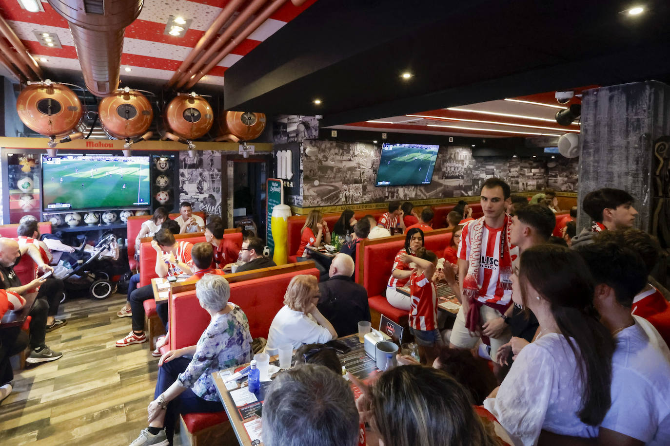 Éxtasis en Gijón tras la victoria del Sporting