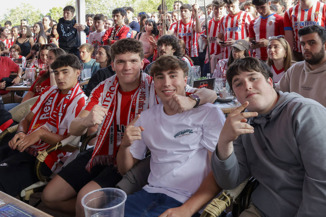 Éxtasis en Gijón tras la victoria del Sporting