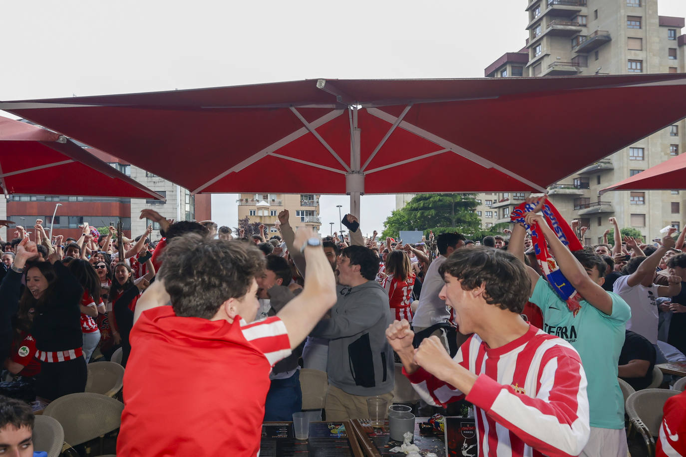 Éxtasis en Gijón tras la victoria del Sporting