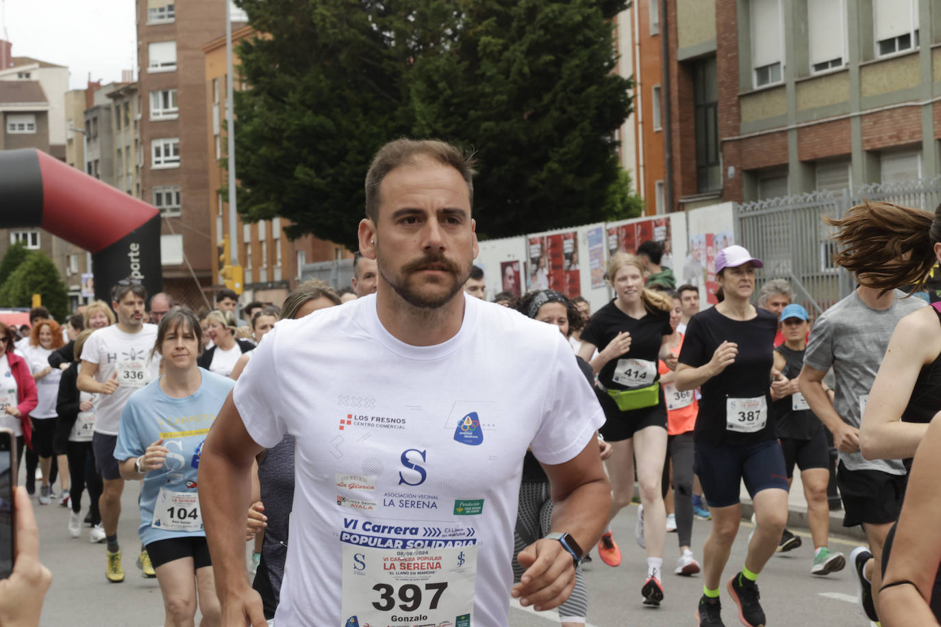 Medio millar de personas en la Carrera Popular Solidaria La Serena-El Llano en Marcha&#039;