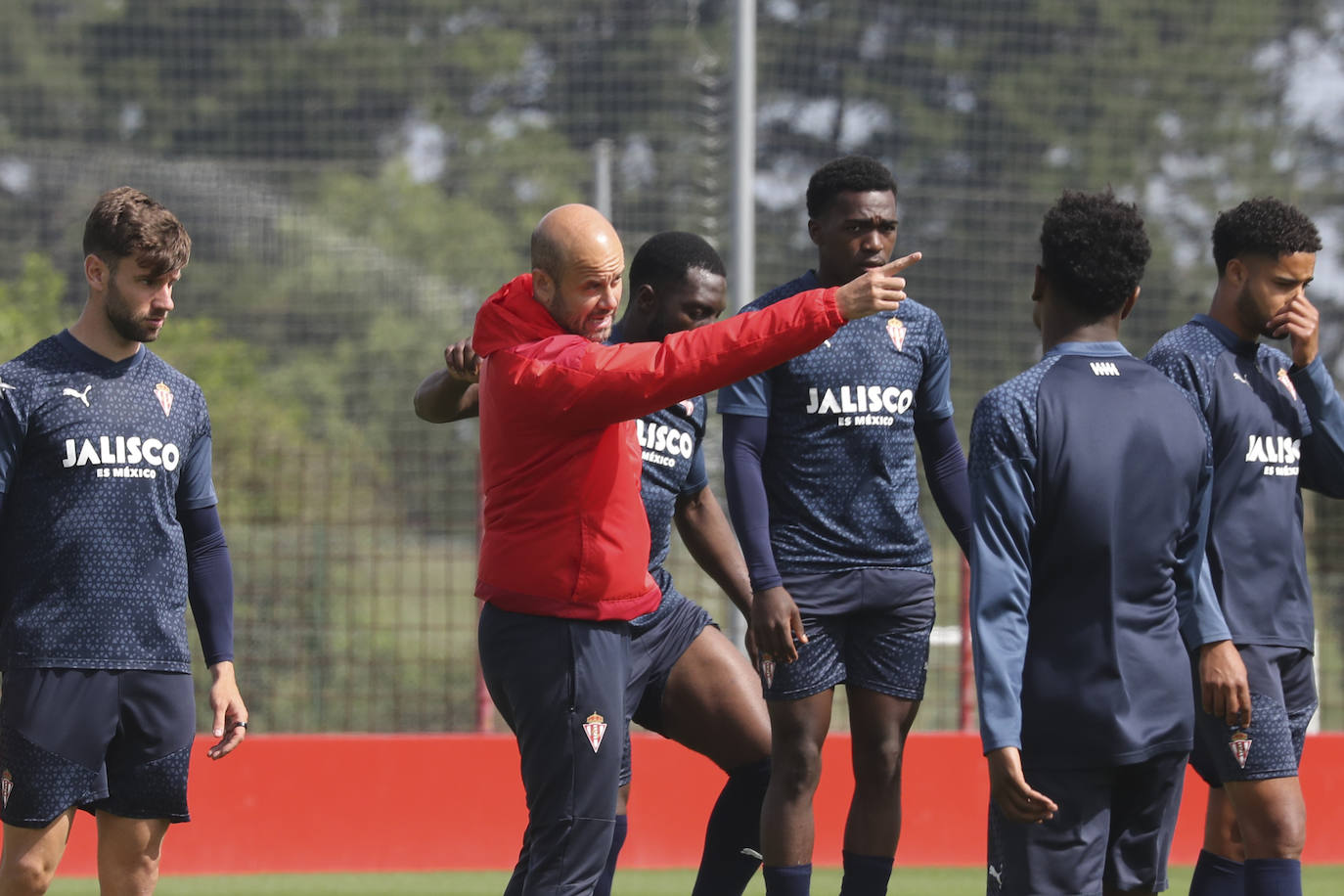 Entrenamiento del Sporting, tras la resaca emocional al entrar en &#039;play off&#039;