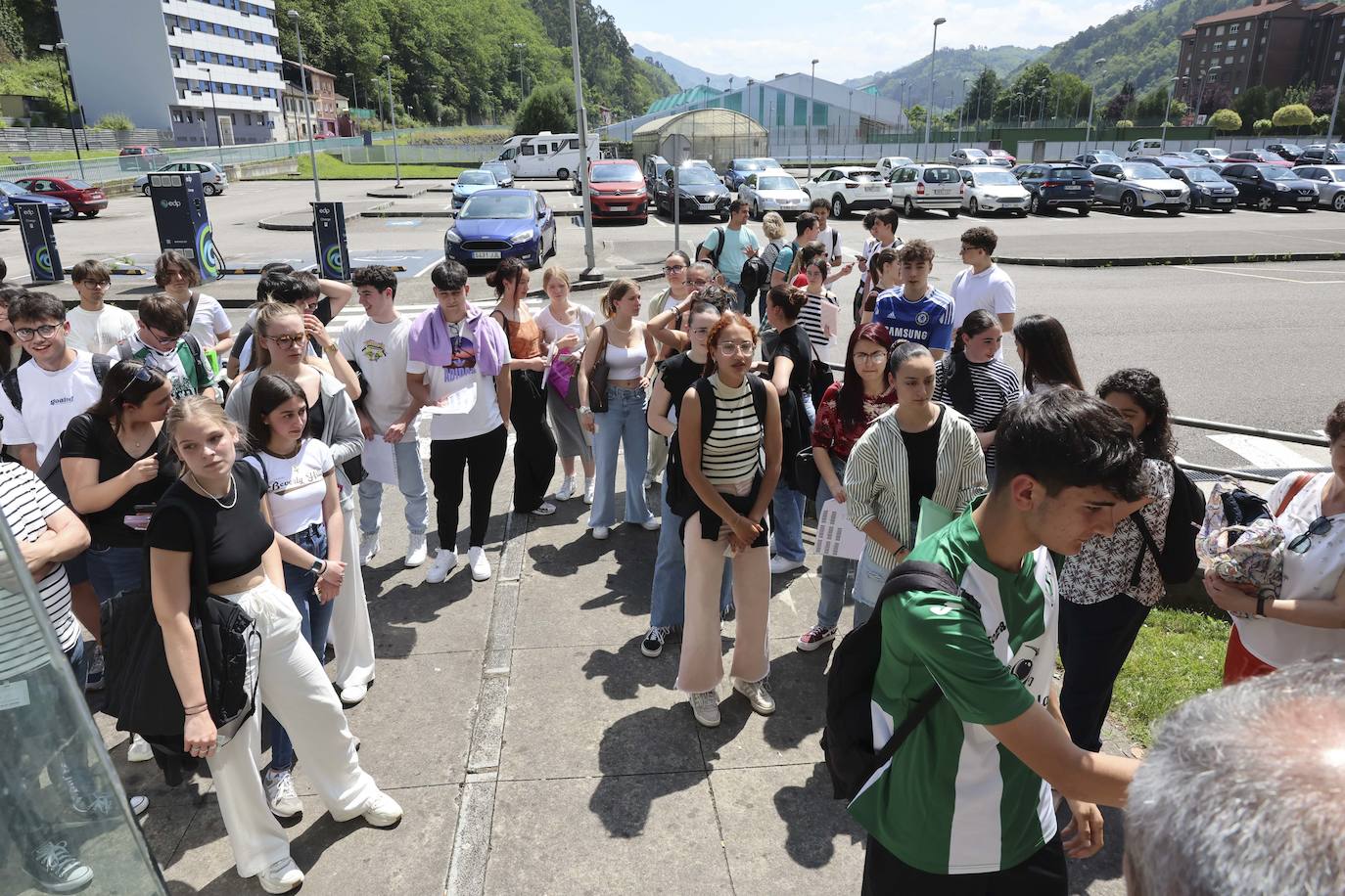 Nervios, incertidumbre y repasos de última hora: así viven los asturianos el inicio de la EBAU