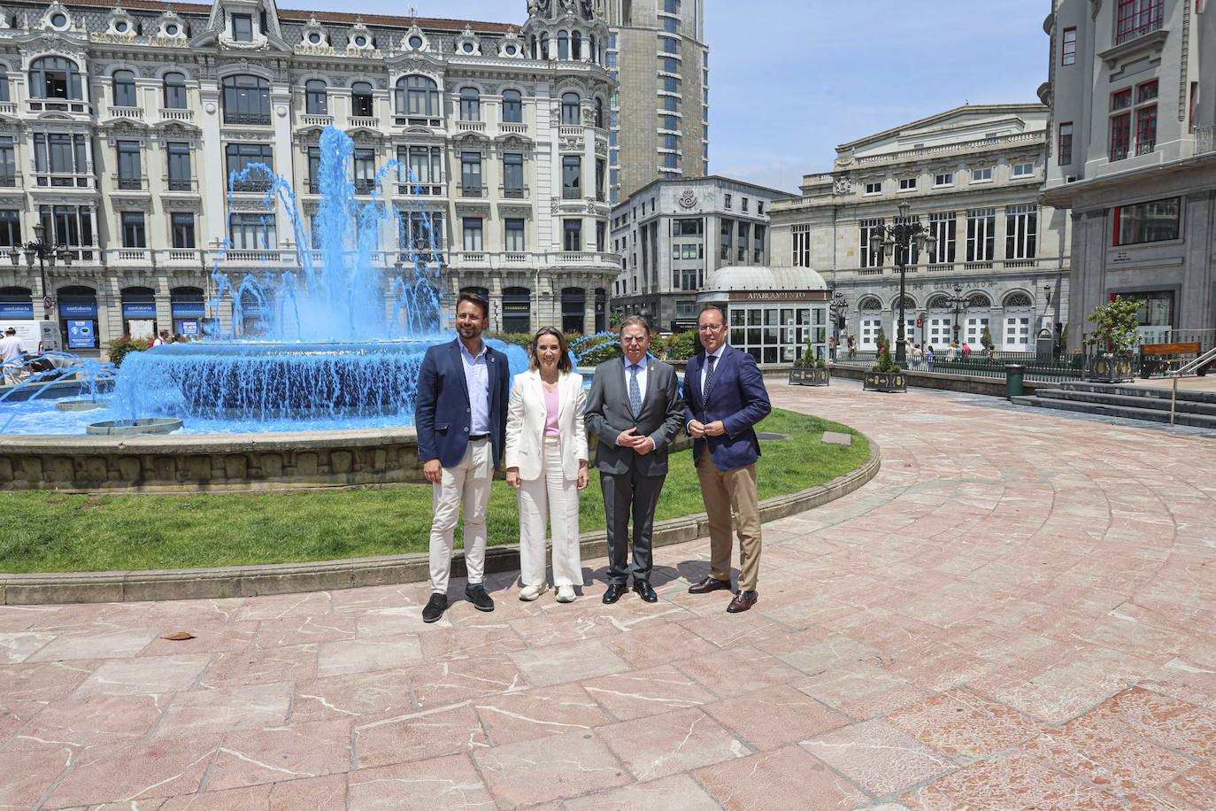 Cuca Gamarra visita Asturias en plena campaña electoral para las europeas