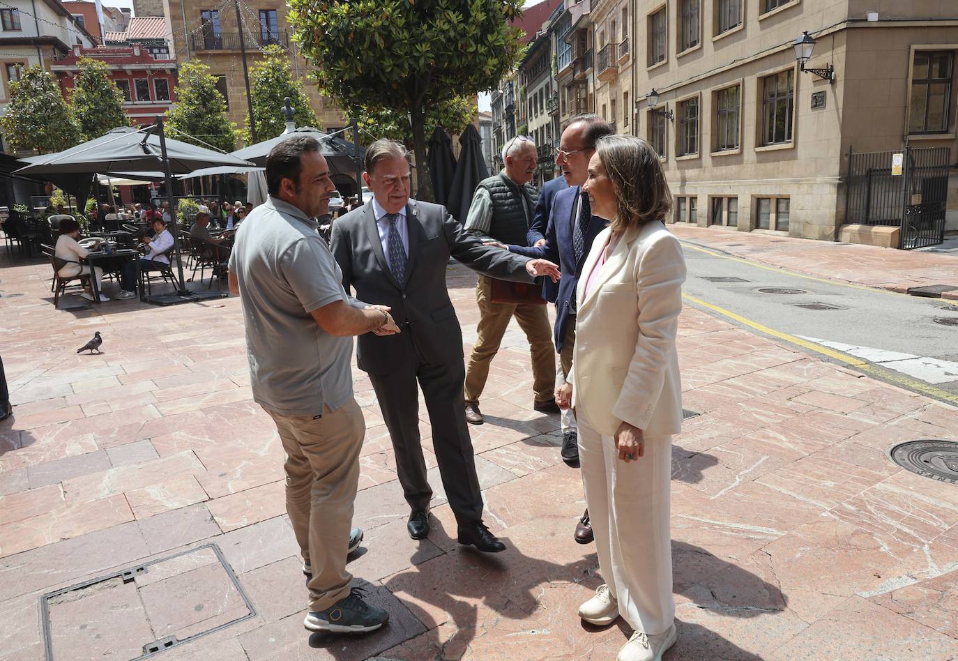 Cuca Gamarra visita Asturias en plena campaña electoral para las europeas