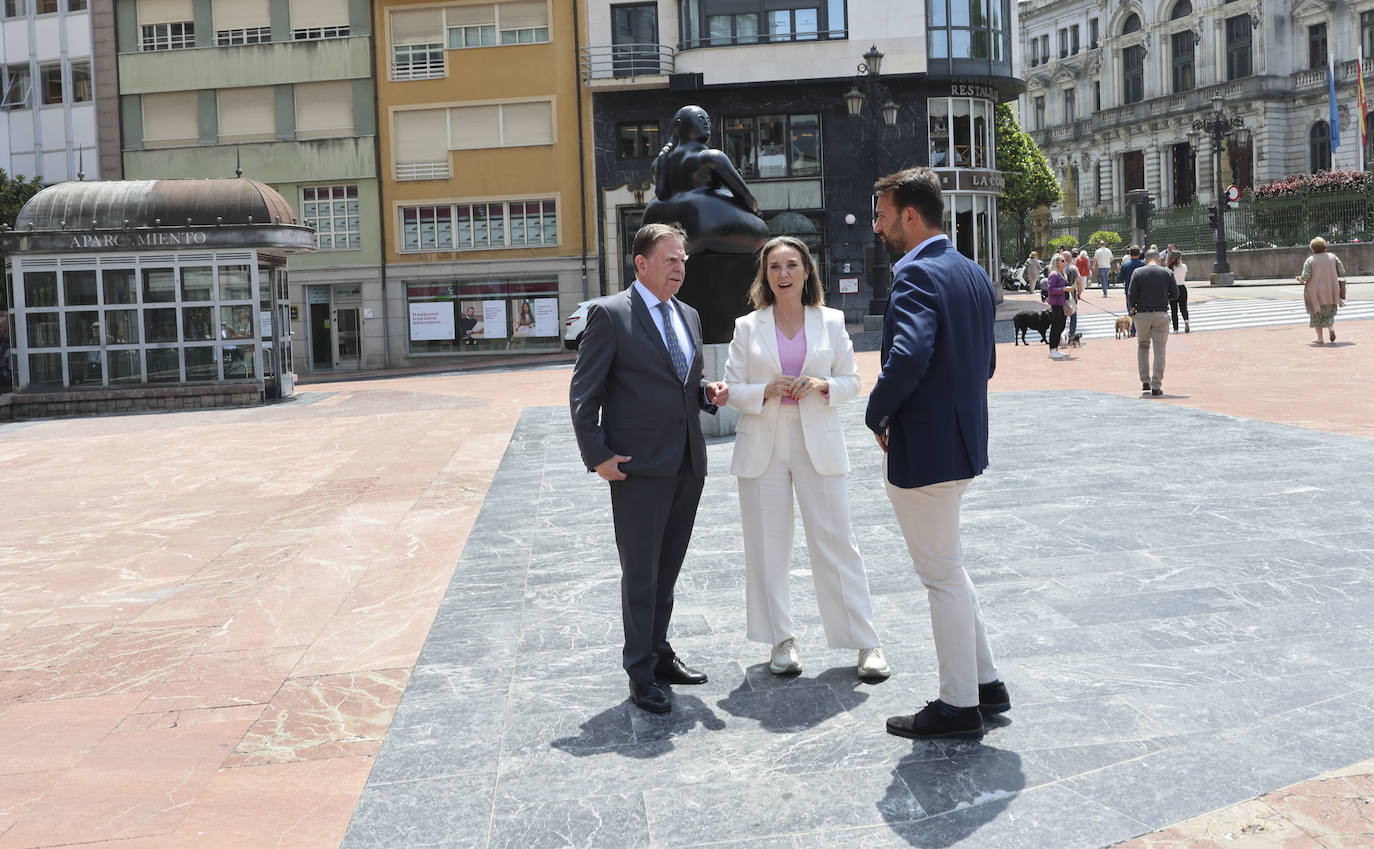 Cuca Gamarra visita Asturias en plena campaña electoral para las europeas