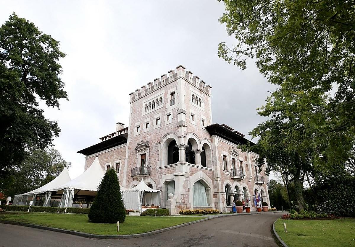 Castillo del Bosque la Zoreda.