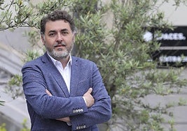 Jonás Fernández, eurodiputado socialista, ayer, en Gijón.