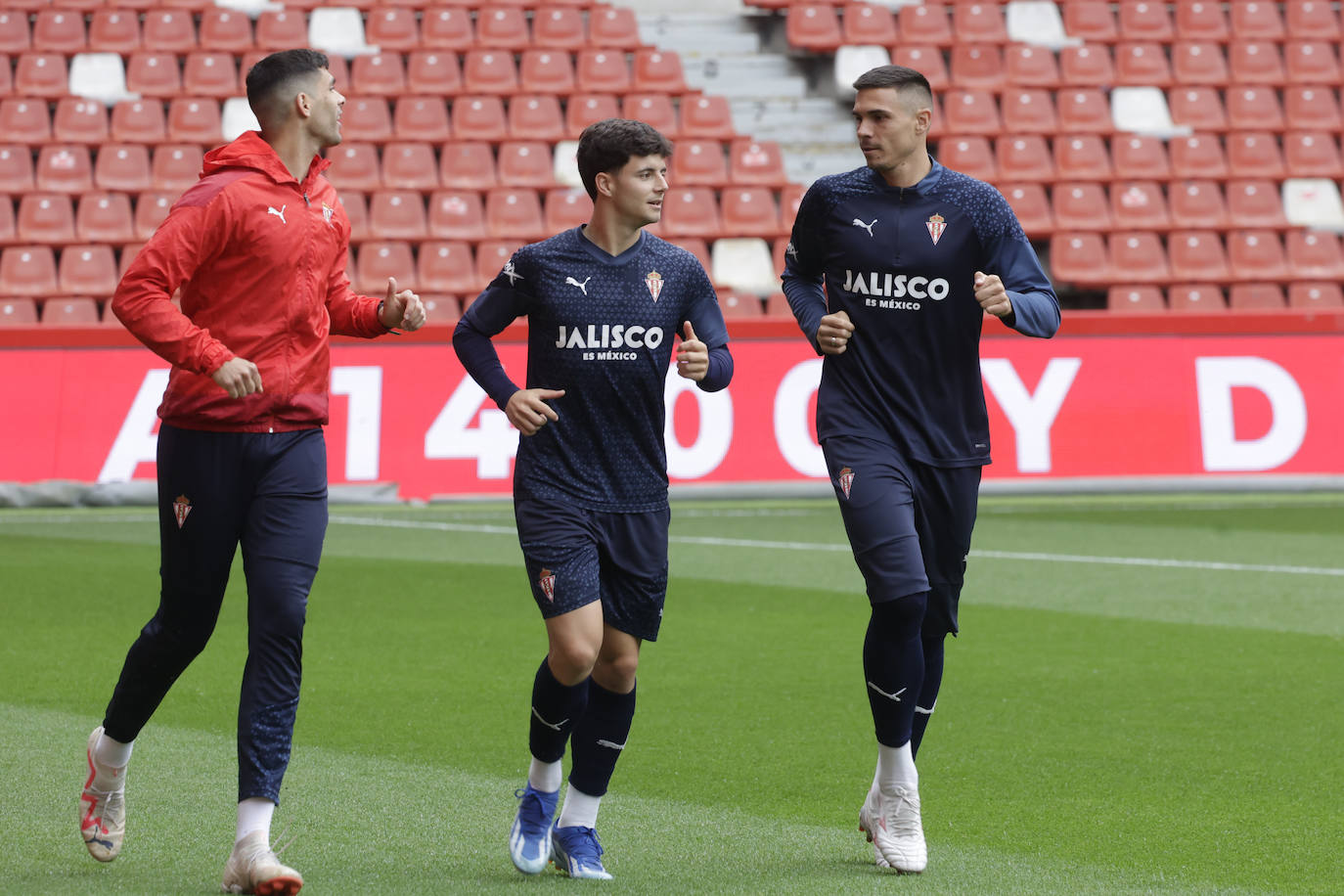 Así fue el especial entrenamiento del Sporting bañado por la Mareona