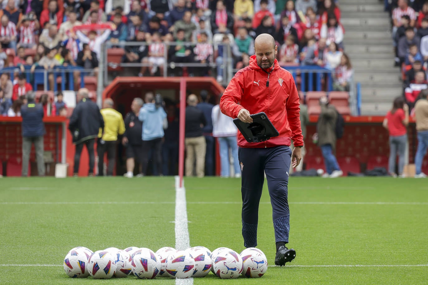 Así fue el especial entrenamiento del Sporting bañado por la Mareona