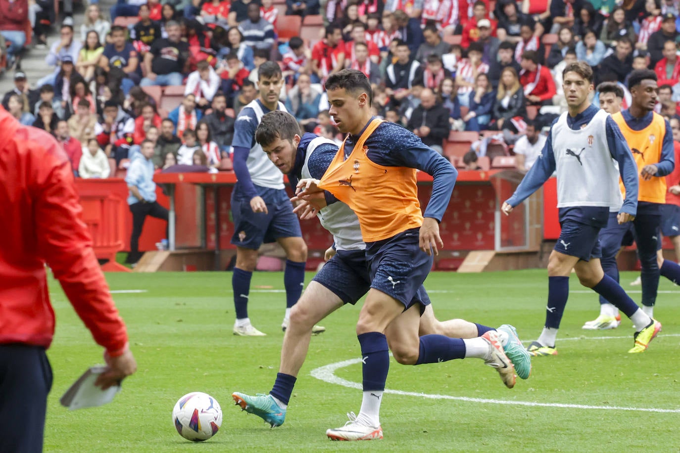 Así fue el especial entrenamiento del Sporting bañado por la Mareona