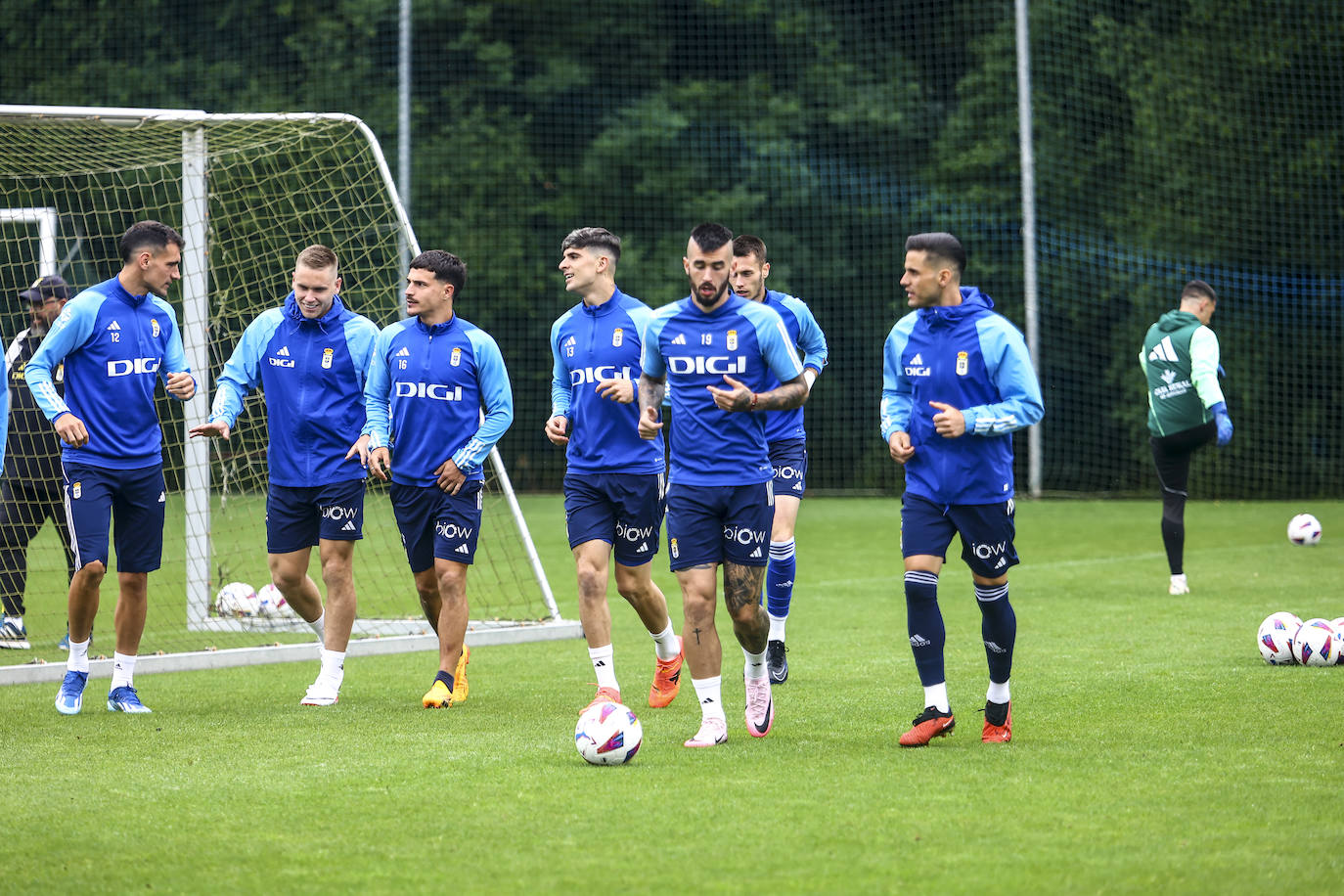 Entrenamiento del Real Oviedo tras el partido contra el Eibar