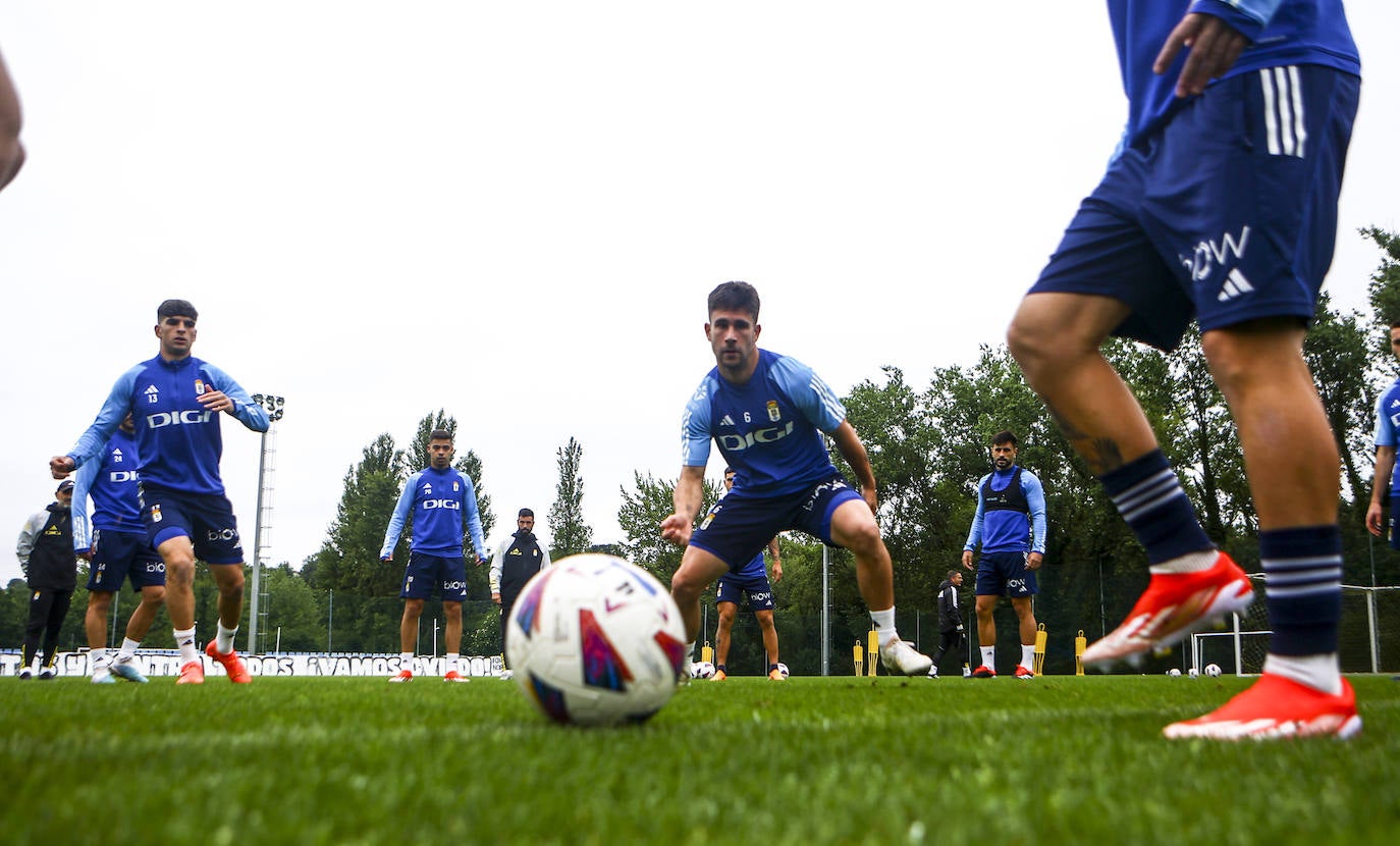 Entrenamiento del Real Oviedo tras el partido contra el Eibar