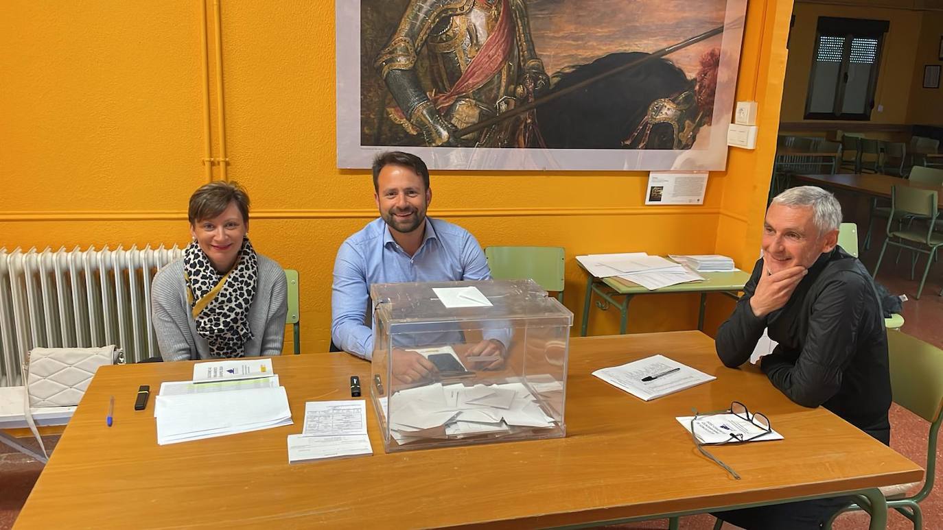 Castropol. Álvaro Queipo ejerció de presidente de mesa