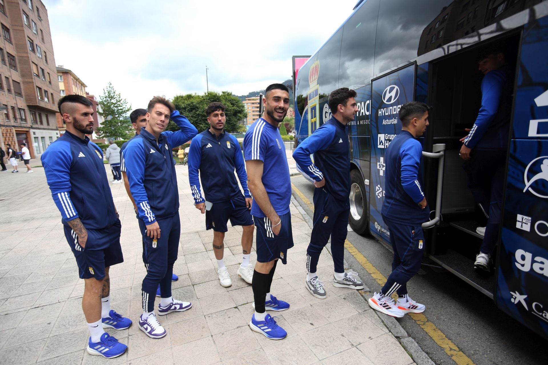 El Oviedo pone rumbo a Eibar