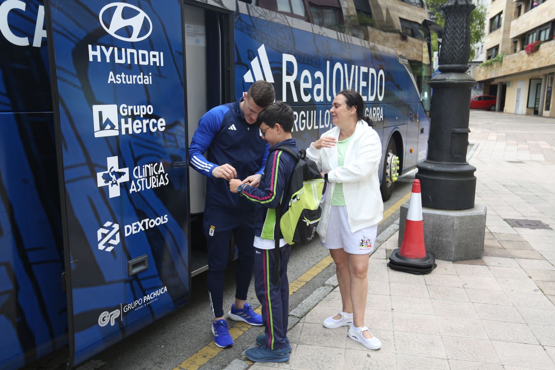 El Oviedo pone rumbo a Eibar