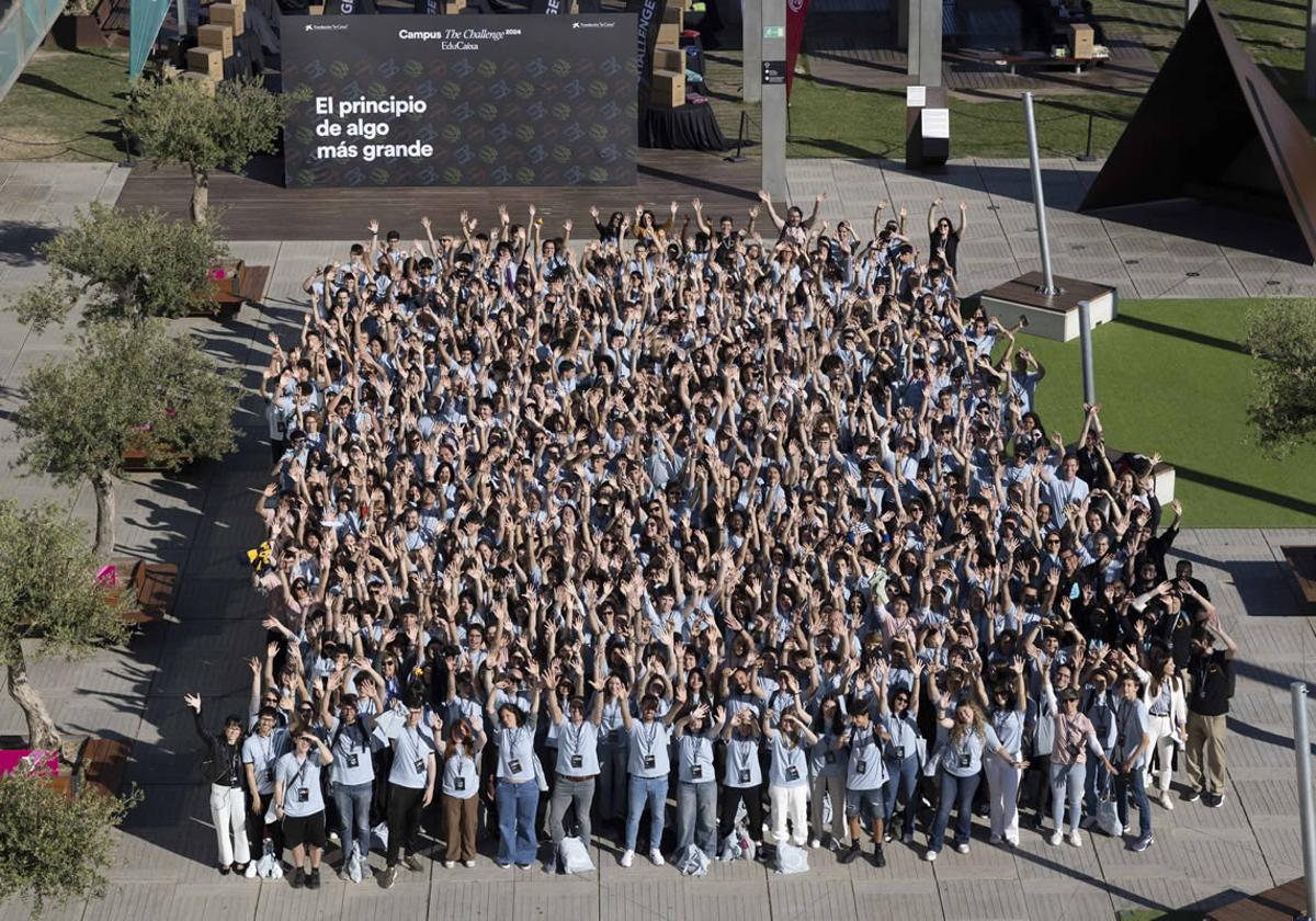 Los estudiantes que participan en el campus The Challengue de EduCaixa