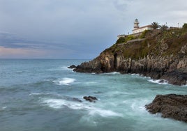 Hotel en el Faro de Cudillero.