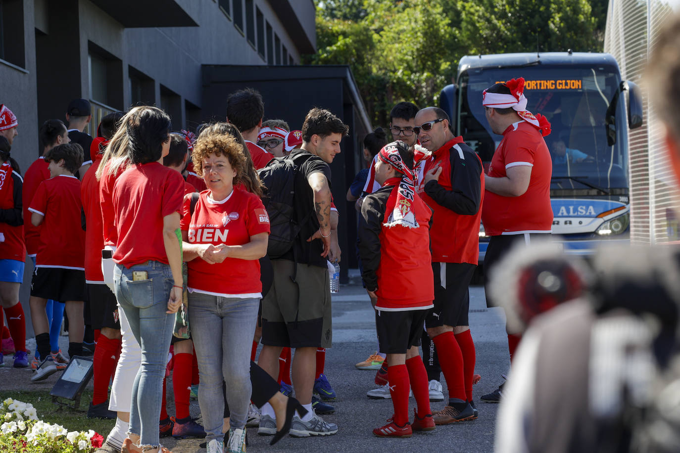 La Mareona arropa al Sporting antes de la vuelta: «¡Sí se puede!»