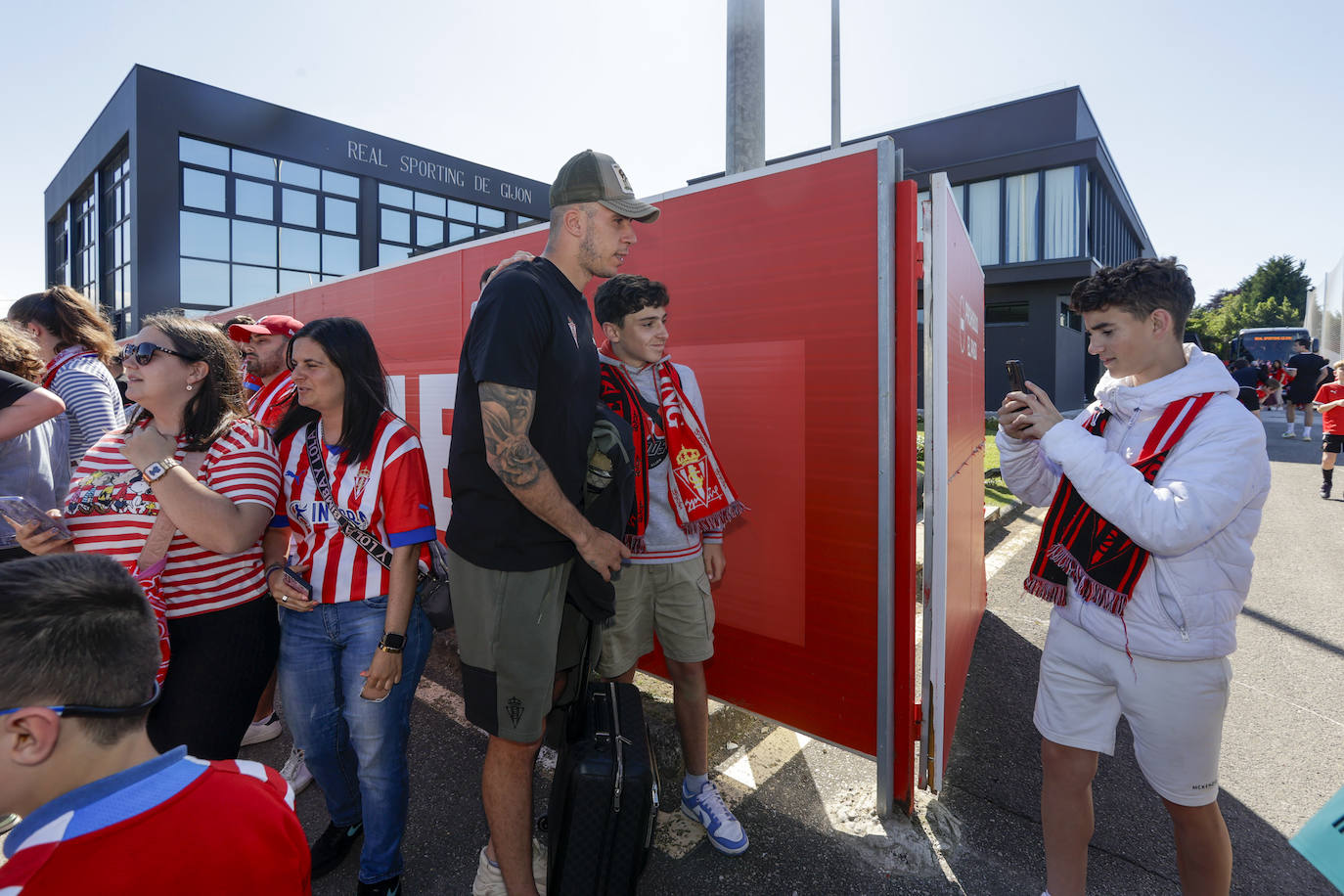 La Mareona arropa al Sporting antes de la vuelta: «¡Sí se puede!»