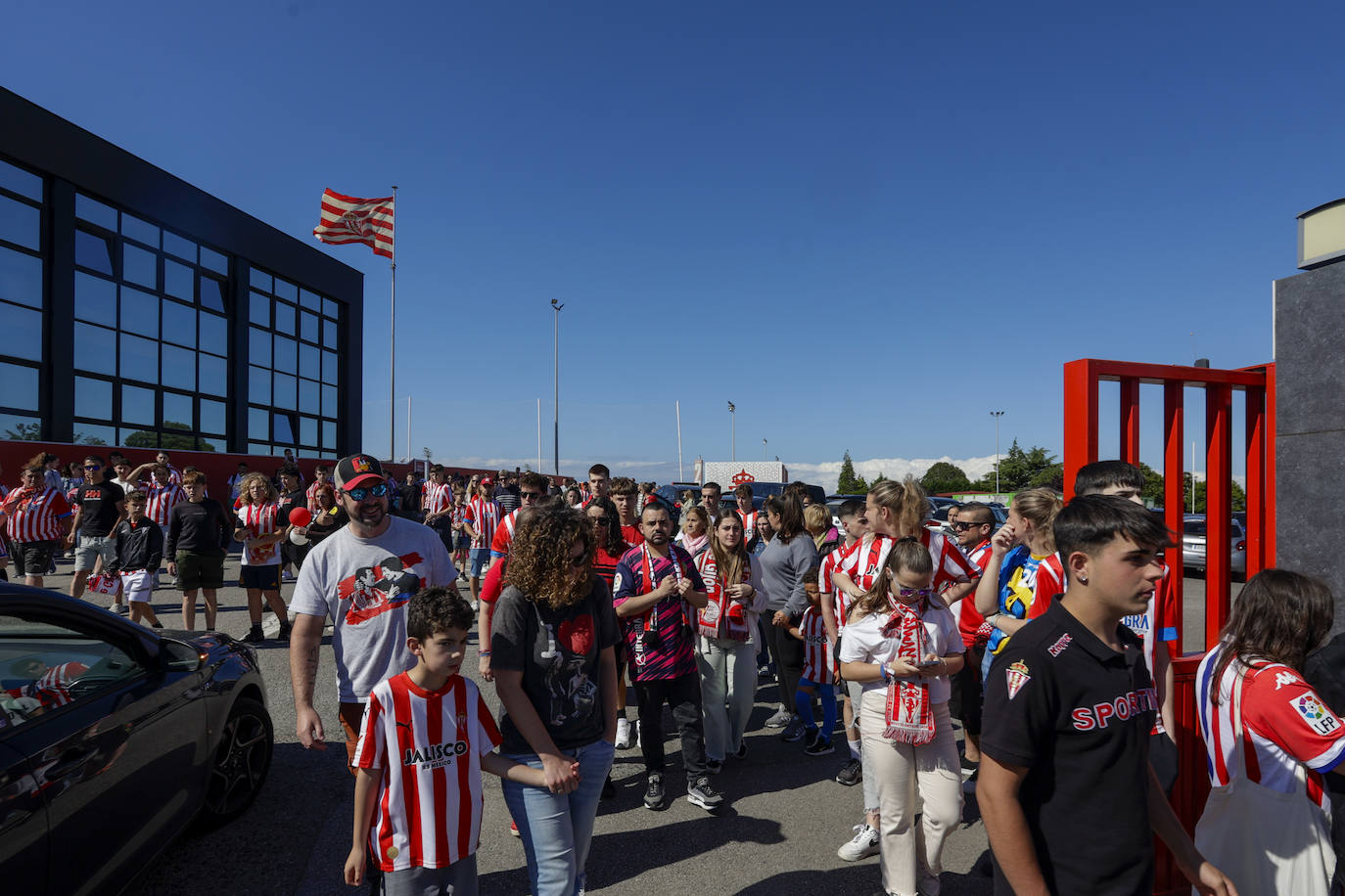 La Mareona arropa al Sporting antes de la vuelta: «¡Sí se puede!»