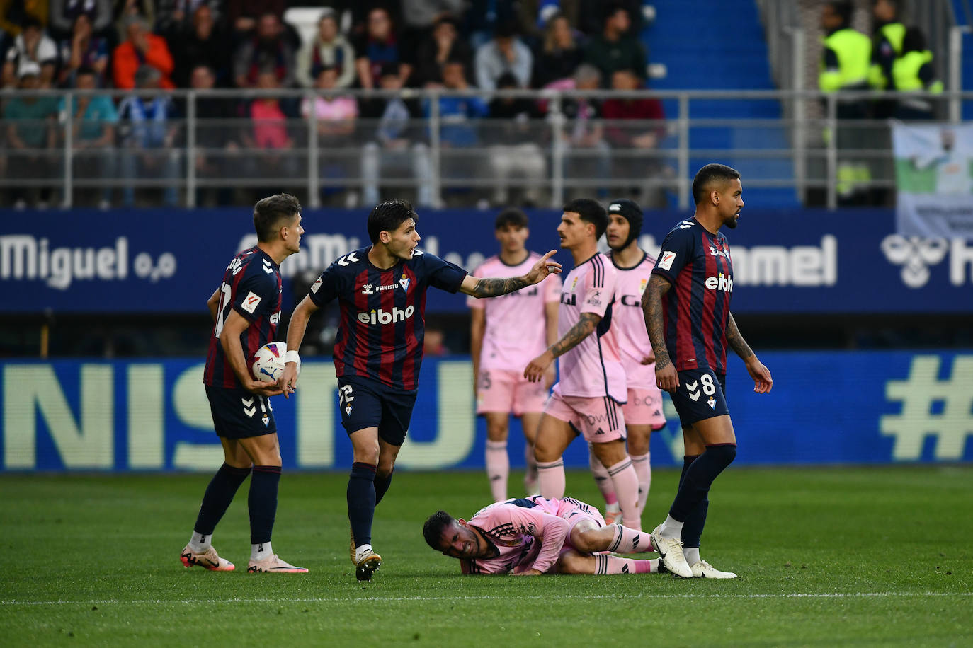 Las mejores imágenes del Eibar - Real Oviedo