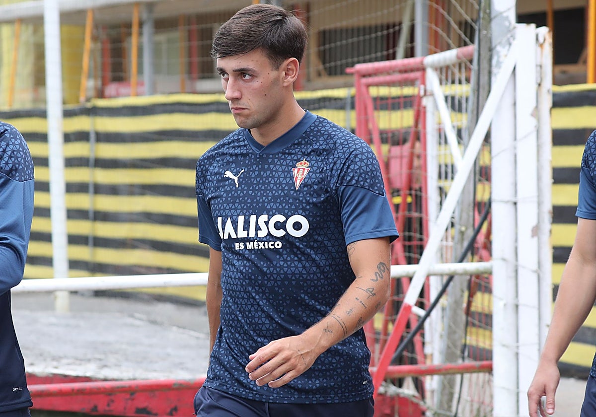 Pedro Díaz, durante un entrenamiento de su etapa en el Sporting.
