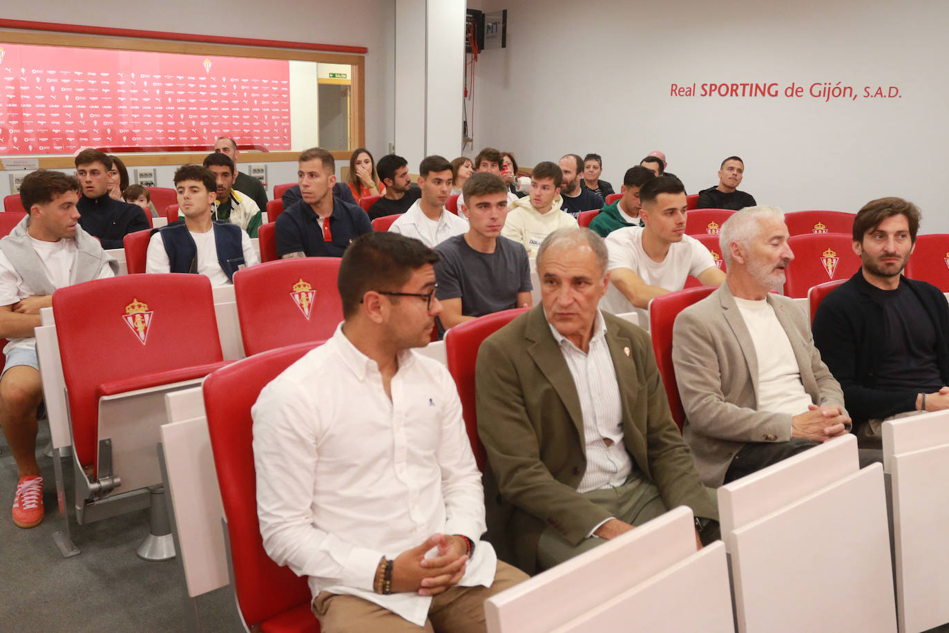 Emotiva despedida a Miguel Ángel Ramírez como entrenador del Sporting